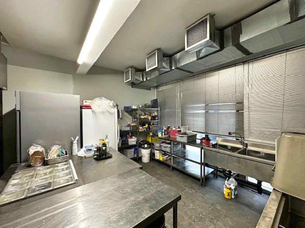 MLS® A2220435 - 340 50 Avenue SE in Manchester Industrial Calgary, Commercial