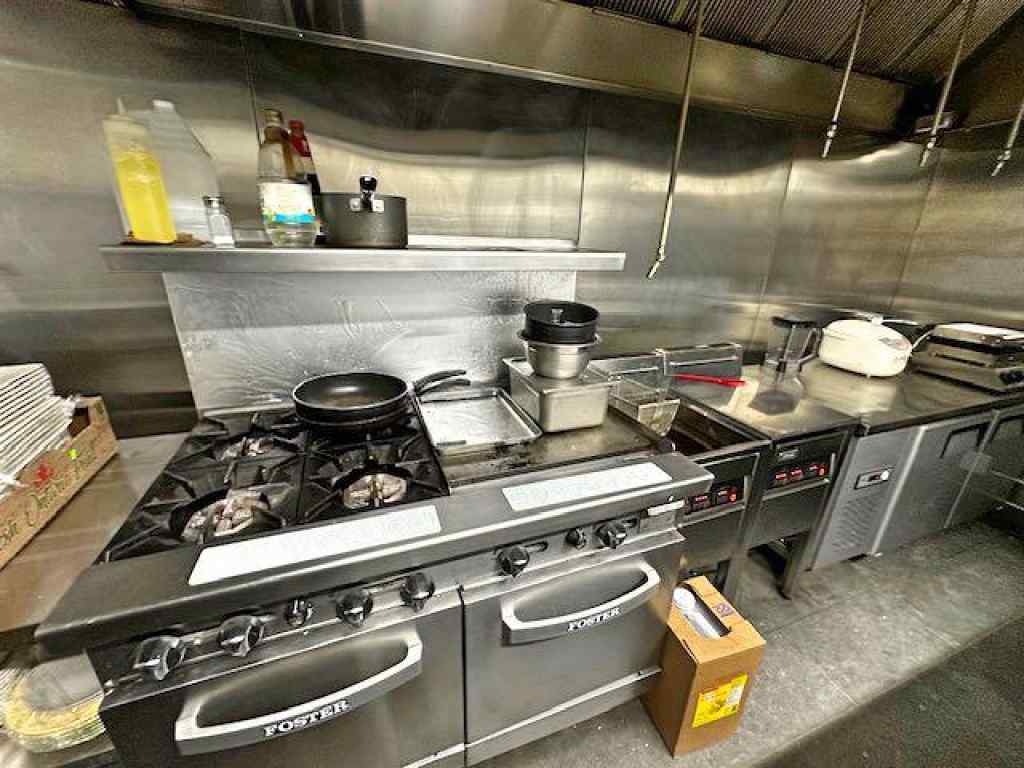 MLS® A2220435 - 340 50 Avenue SE in Manchester Industrial Calgary, Commercial