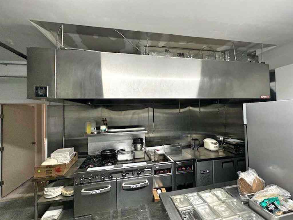 MLS® A2220435 - 340 50 Avenue SE in Manchester Industrial Calgary, Commercial