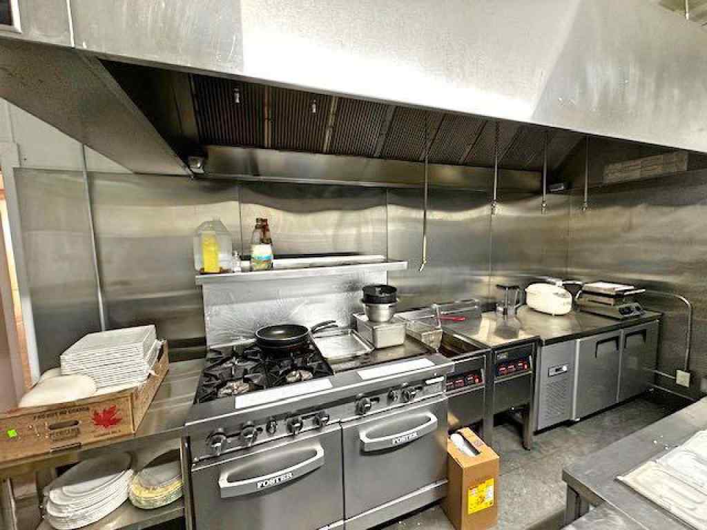 MLS® A2220435 - 340 50 Avenue SE in Manchester Industrial Calgary, Commercial