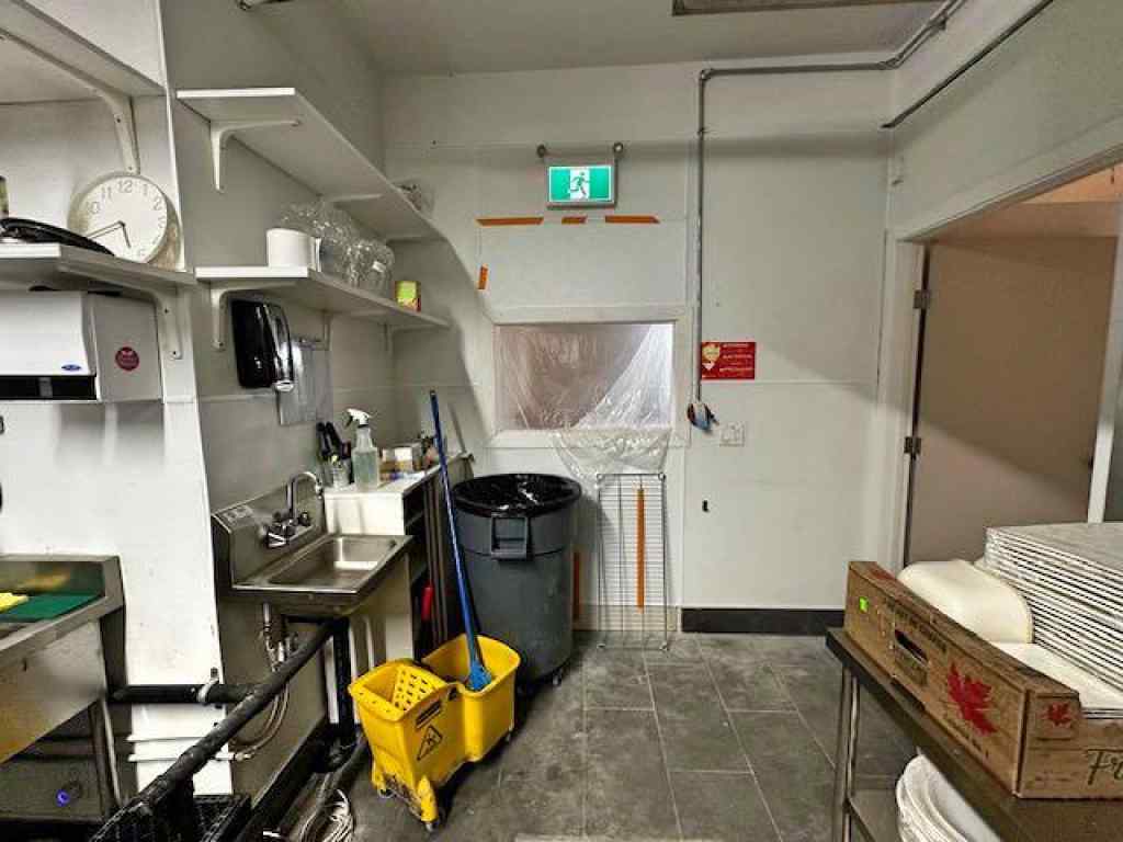 MLS® A2220435 - 340 50 Avenue SE in Manchester Industrial Calgary, Commercial