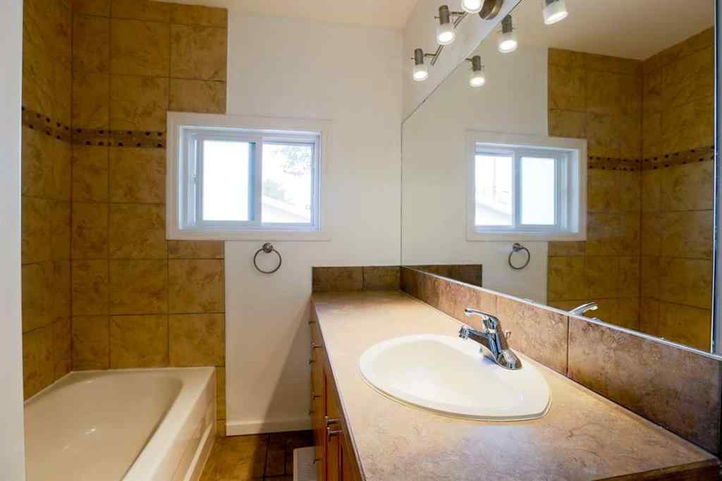 MLS® A2220476 - 2620 38 Street SW in Glendale Calgary, Residential