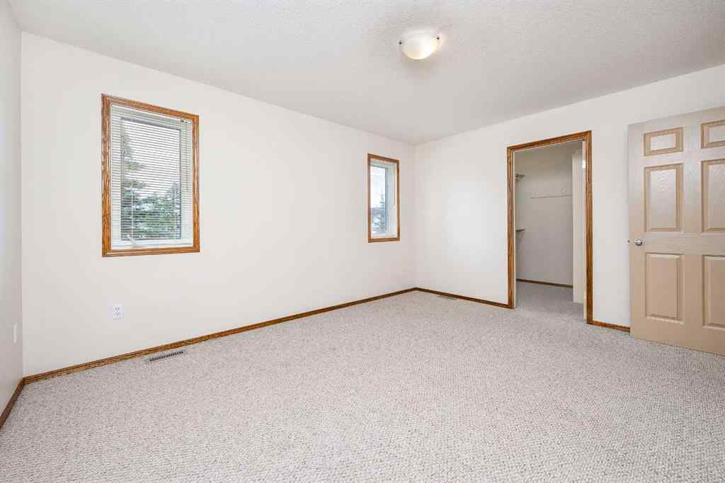 MLS® A2220532 - 5009 41 Street  in Cottage Area Sylvan Lake, Residential
