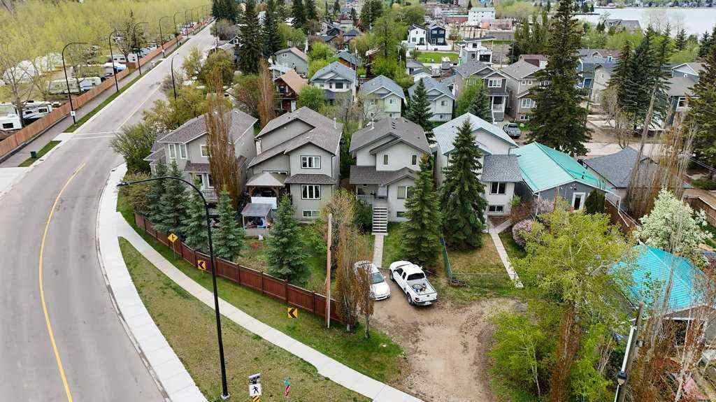 MLS® A2220532 - 5009 41 Street  in Cottage Area Sylvan Lake, Residential