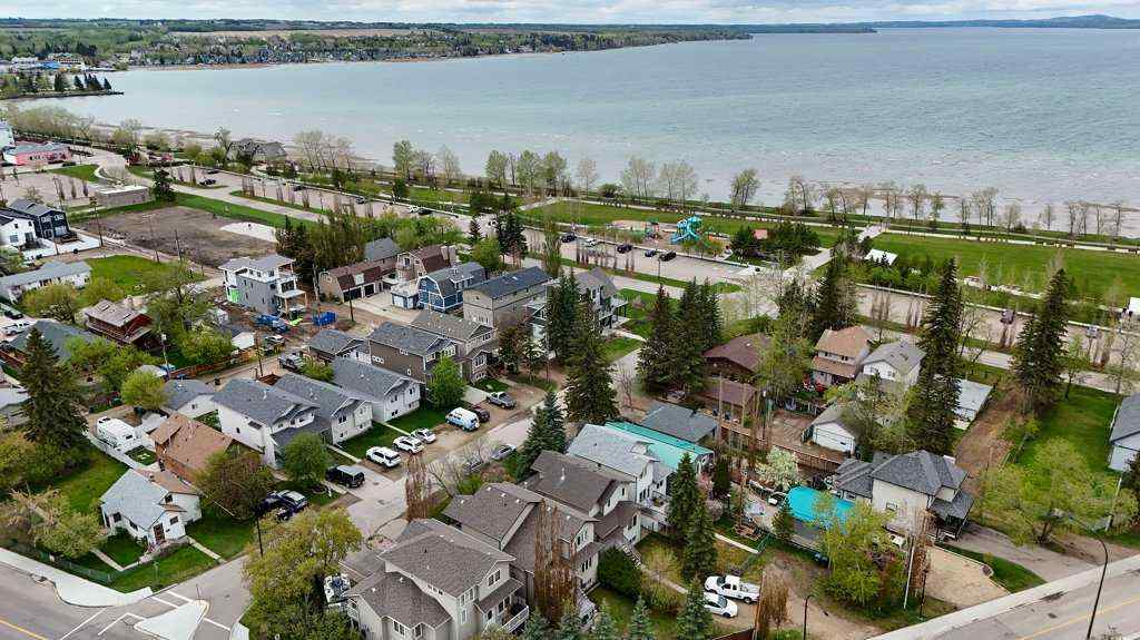 MLS® A2220532 - 5009 41 Street  in Cottage Area Sylvan Lake, Residential