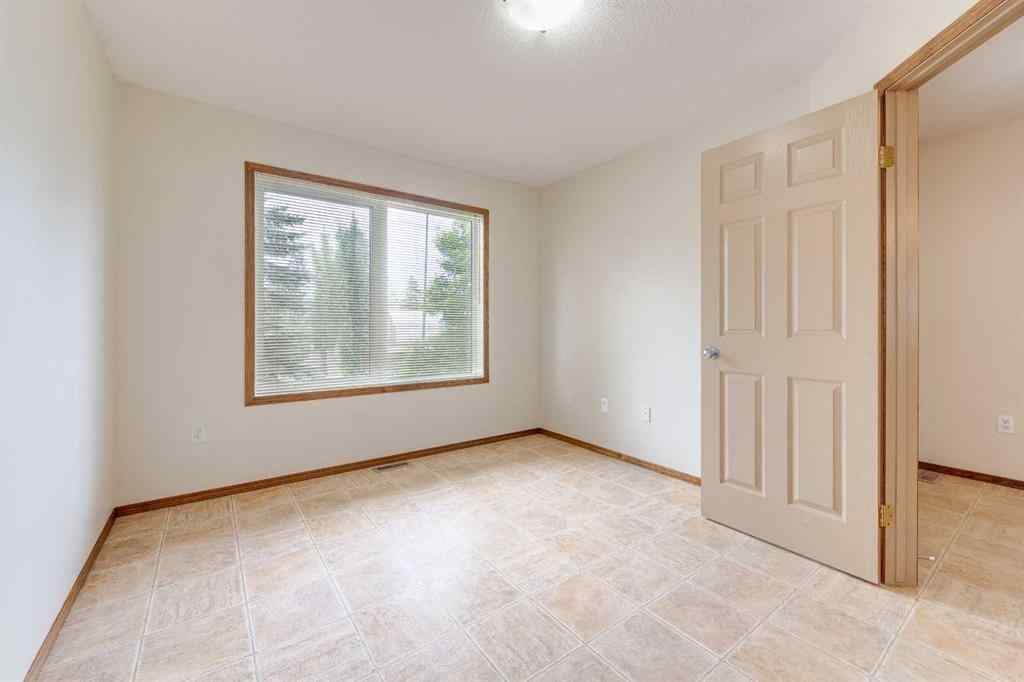 MLS® A2220532 - 5009 41 Street  in Cottage Area Sylvan Lake, Residential