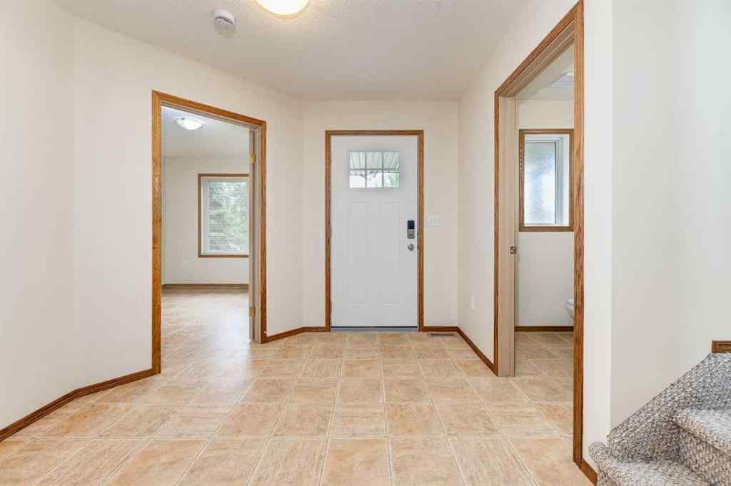 MLS® A2220532 - 5009 41 Street  in Cottage Area Sylvan Lake, Residential