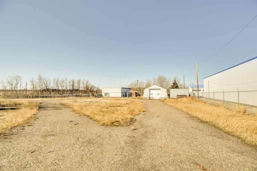 MLS® A2220535 - 2000 Cottonwood Road  in South Innisfail Innisfail, Commercial