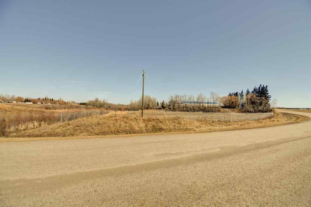 MLS® A2220535 - 2000 Cottonwood Road  in South Innisfail Innisfail, Commercial