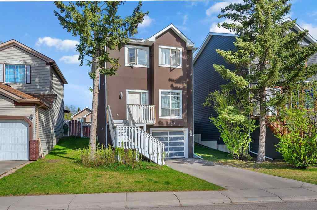 MLS® A2220568 - 137 Martinpark Way NE in Martindale Calgary, Residential