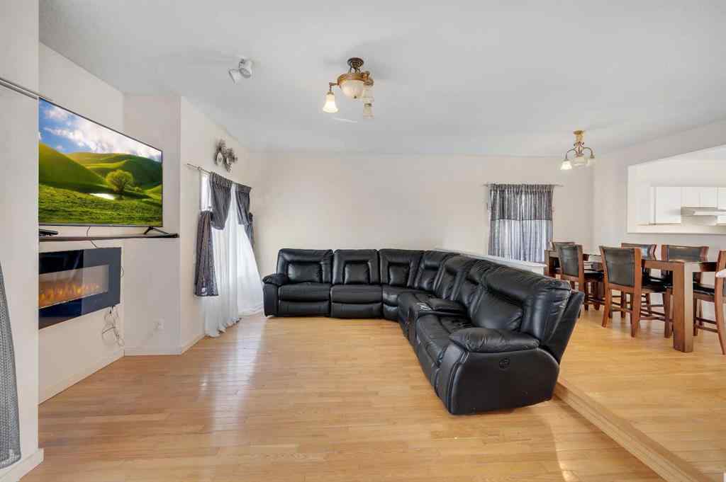 MLS® A2220568 - 137 Martinpark Way NE in Martindale Calgary, Residential