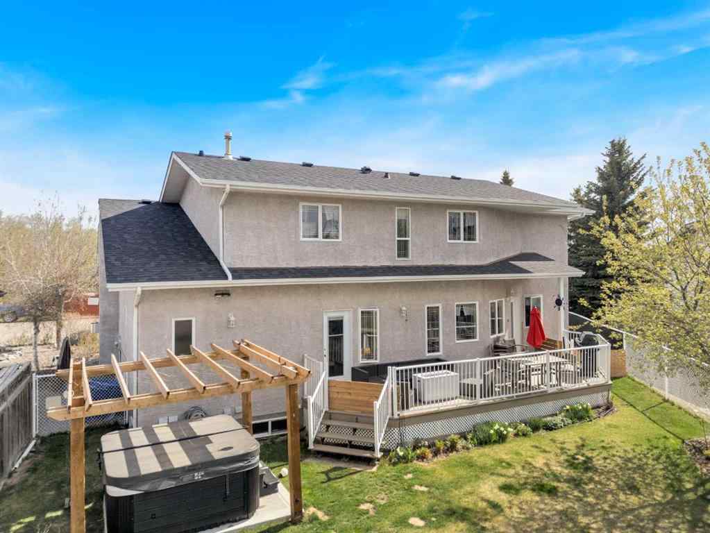 MLS® A2220577 - 10 Willow Springs Crescent   in Willow Springs Sylvan Lake, Residential