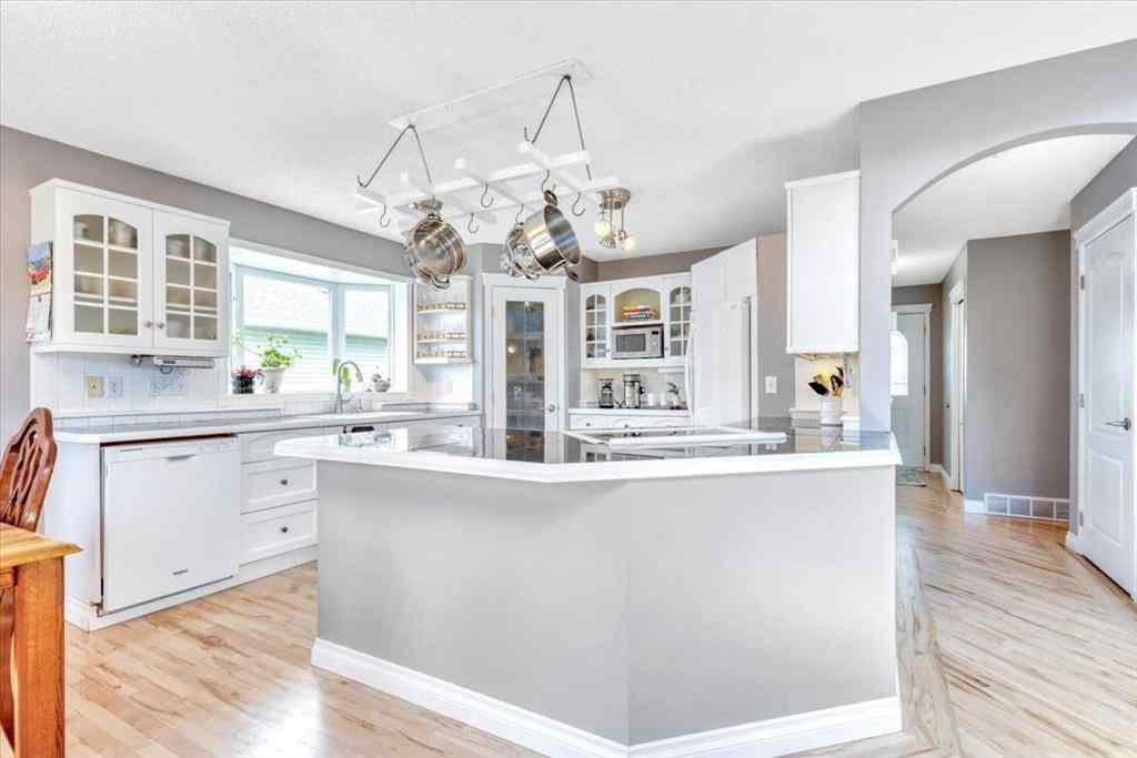 MLS® A2220653 - 27 Henderson Road  in NONE Langdon, Residential