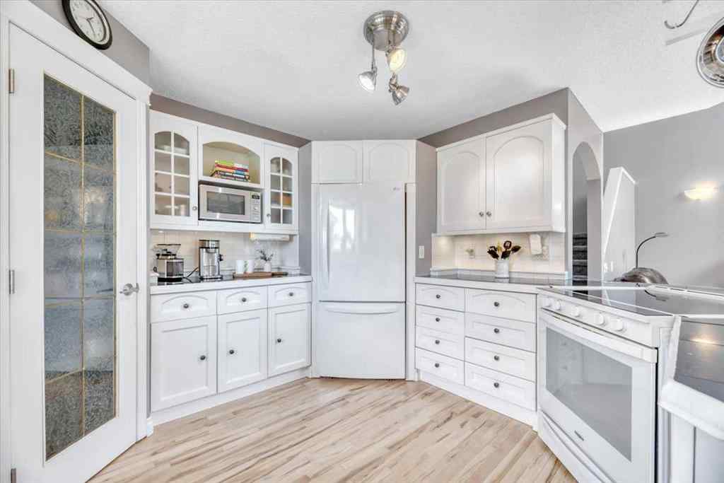 MLS® A2220653 - 27 Henderson Road  in NONE Langdon, Residential