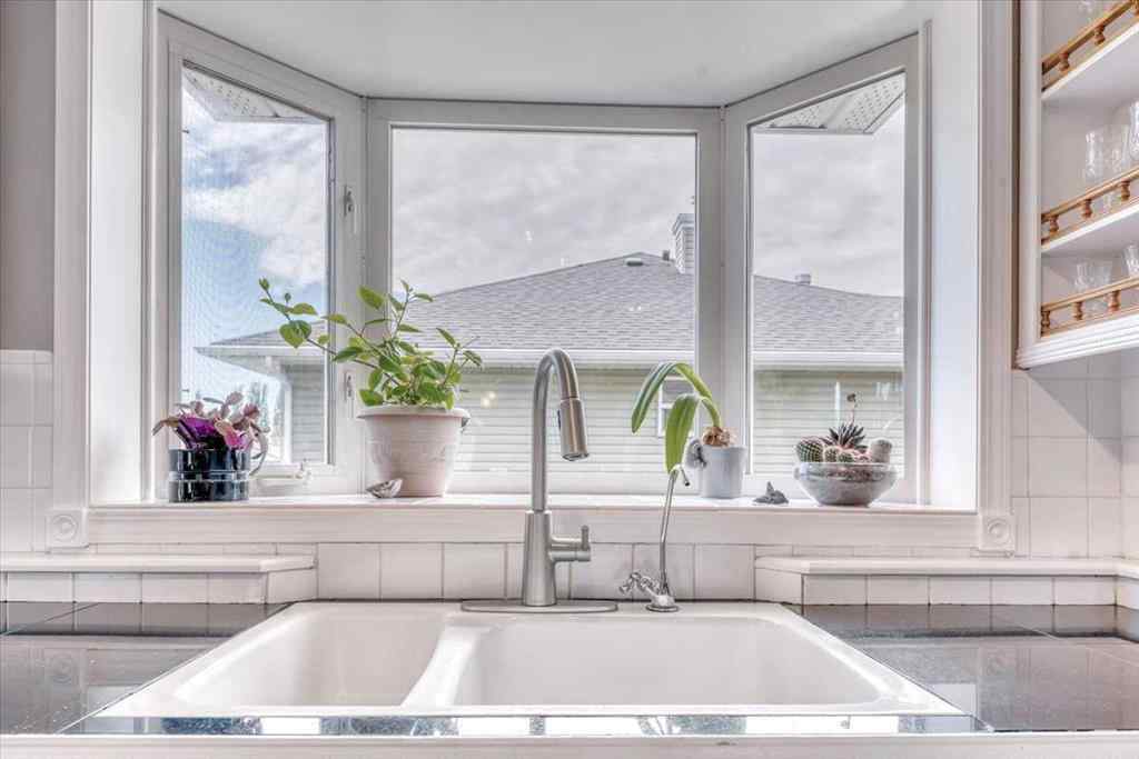 MLS® A2220653 - 27 Henderson Road  in NONE Langdon, Residential