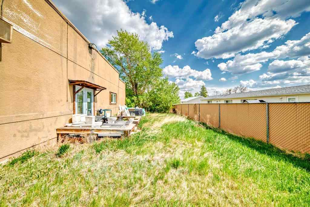 MLS® A2220672 - 721 Broadway Street  in NONE Standard, Residential