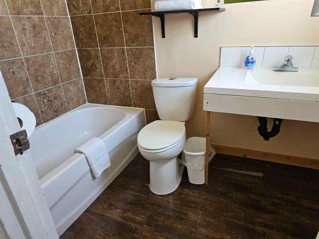MLS® A2220858 - 506 Main Avenue W in NONE Sundre, Commercial