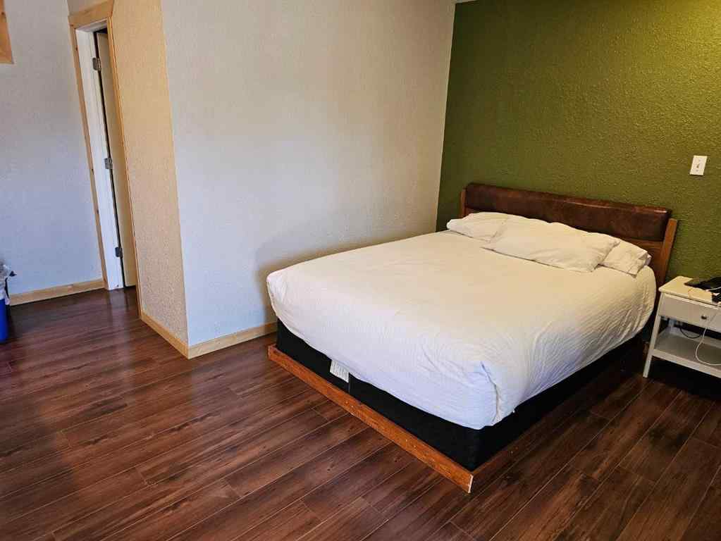 MLS® A2220858 - 506 Main Avenue W in NONE Sundre, Commercial