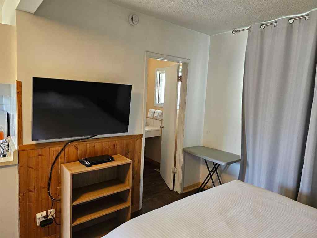 MLS® A2220858 - 506 Main Avenue W in NONE Sundre, Commercial