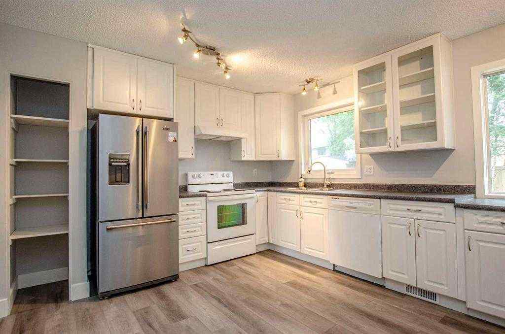 MLS® A2220985 - 150 Leigh Crescent  in Dickinsfield Fort McMurray, Residential