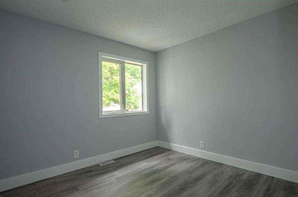 MLS® A2220985 - 150 Leigh Crescent  in Dickinsfield Fort McMurray, Residential