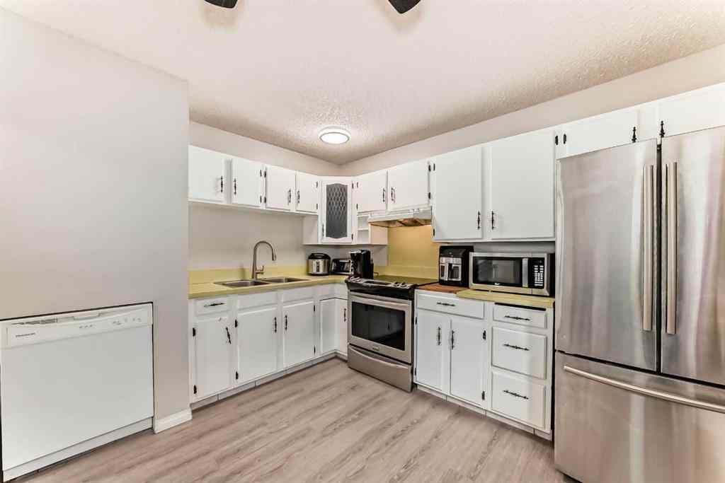 MLS® A2220994 - 1019 Canfield Crescent SW in Canyon Meadows Calgary, Residential
