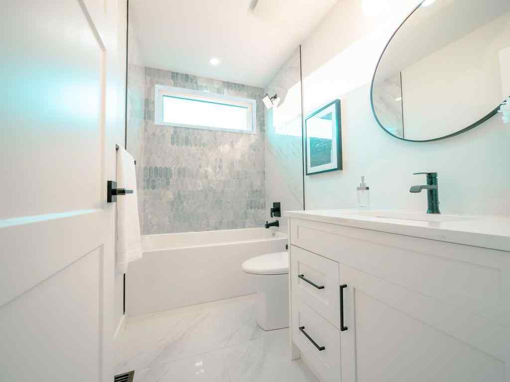 MLS® A2221064 - 1349 Lake Sylvan Drive SE in Bonavista Downs Calgary, Residential