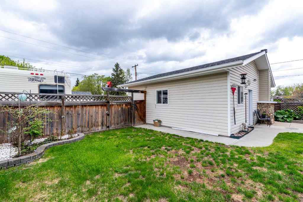 MLS® A2221103 - 5032 51 Street  in NONE Mannville, Residential