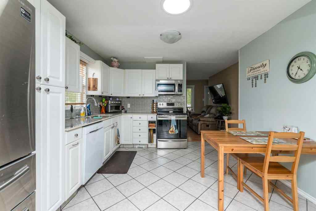 MLS® A2221103 - 5032 51 Street  in NONE Mannville, Residential