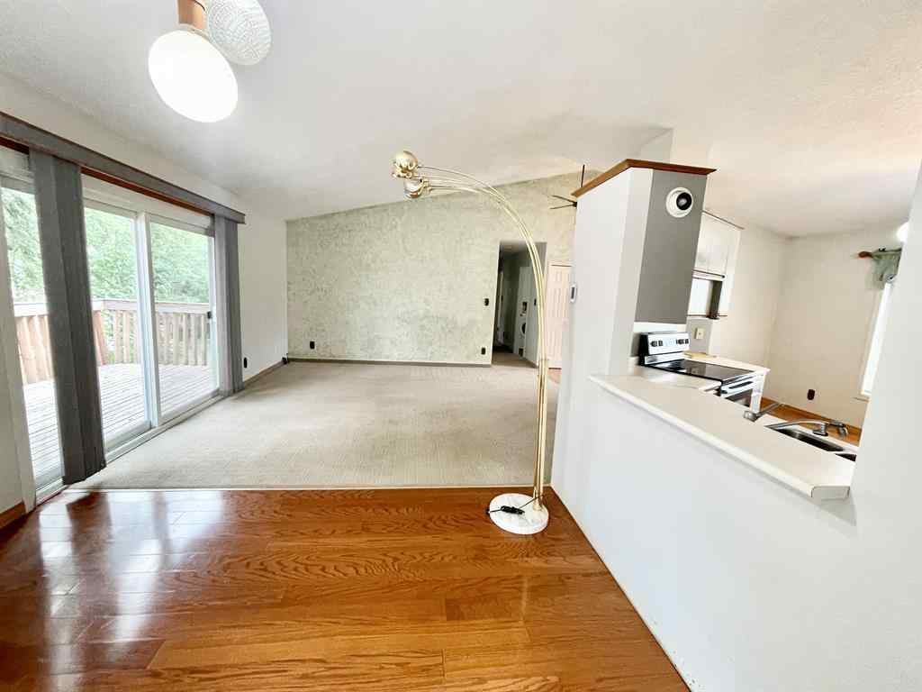 MLS® A2221121 - 107 FOREST HEIGHTS Drive  in Hillcrest Hinton, Residential