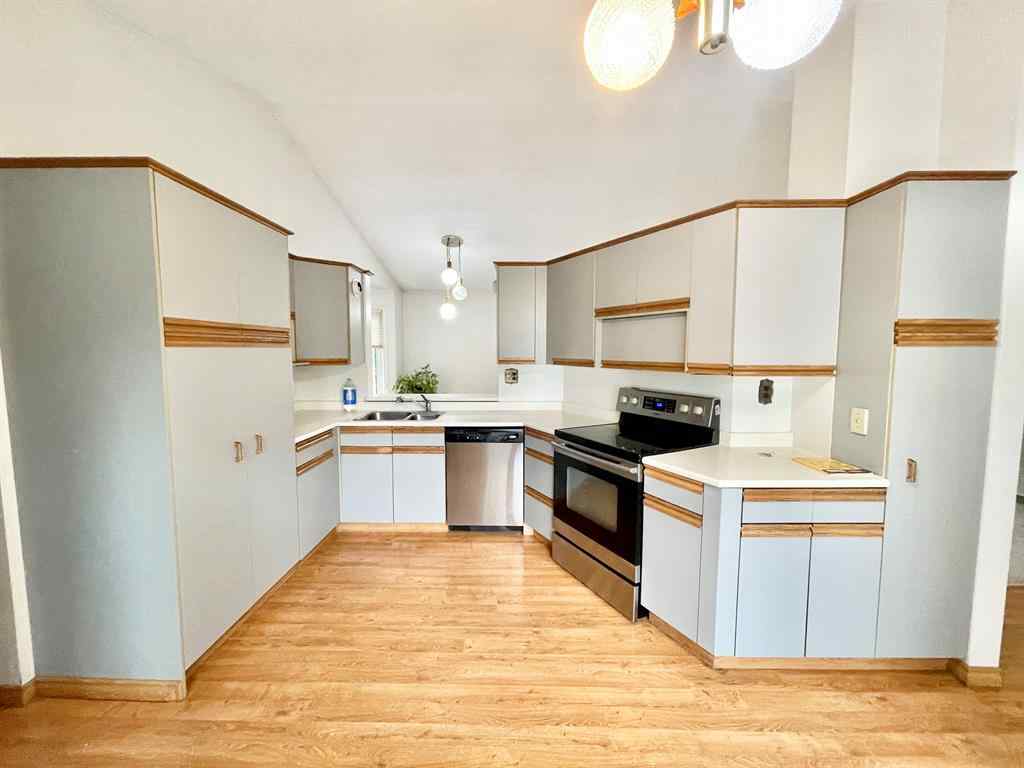 MLS® A2221121 - 107 FOREST HEIGHTS Drive  in Hillcrest Hinton, Residential