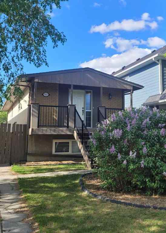 MLS® A2221256 - 7420 36 Avenue NW in Bowness Calgary, Residential