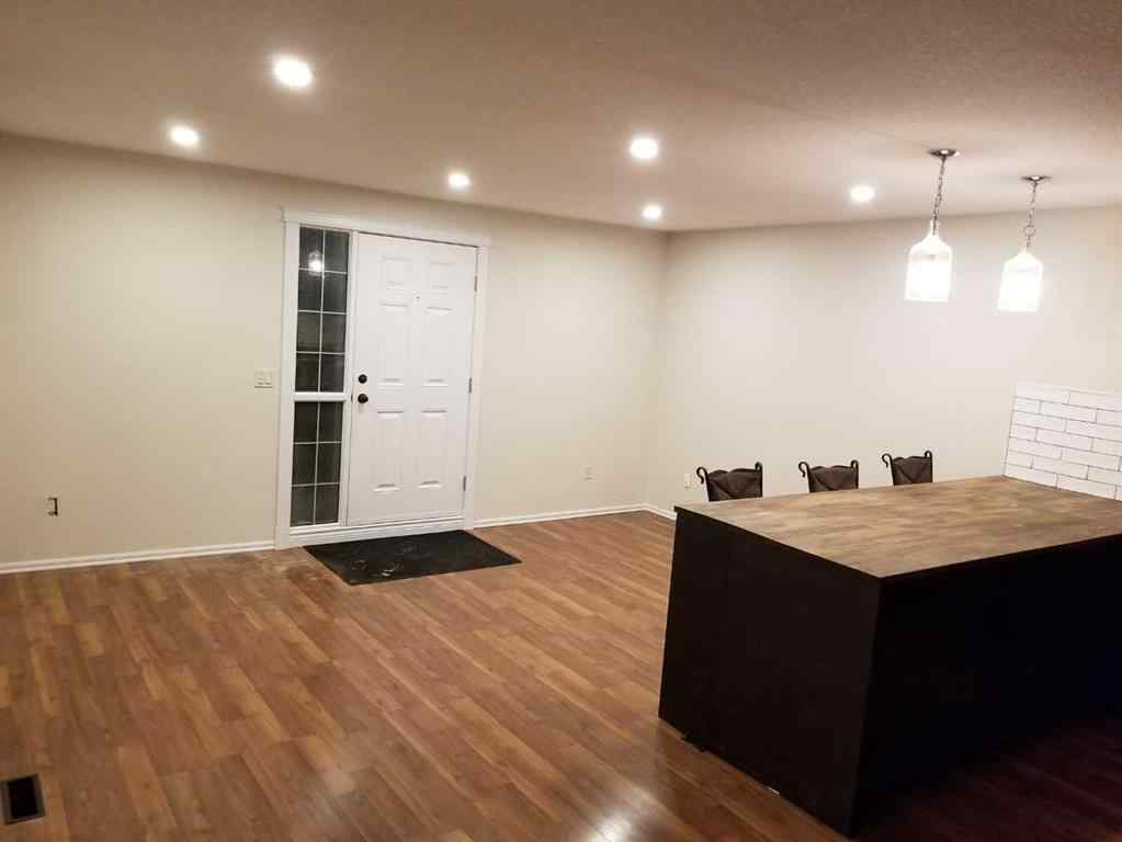 MLS® A2221256 - 7420 36 Avenue NW in Bowness Calgary, Residential