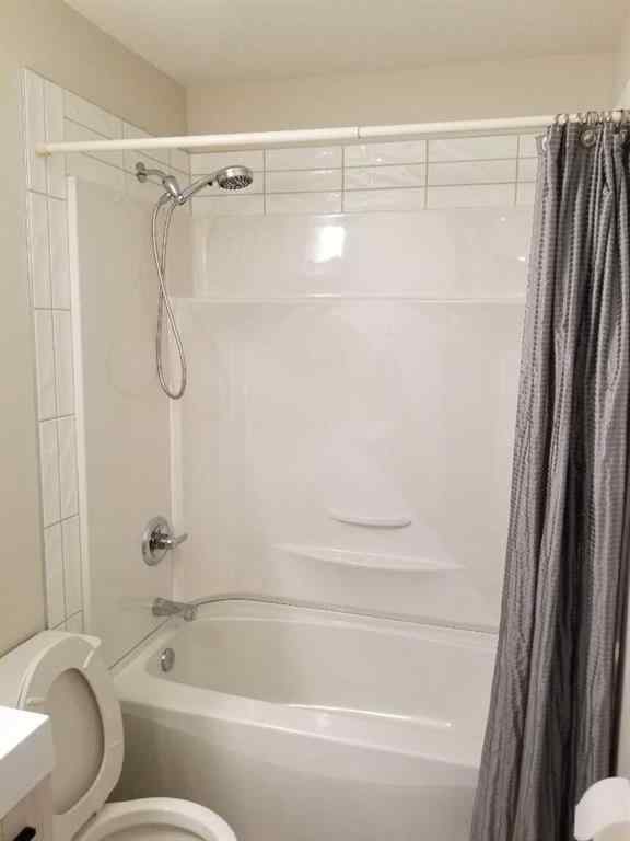 MLS® A2221256 - 7420 36 Avenue NW in Bowness Calgary, Residential