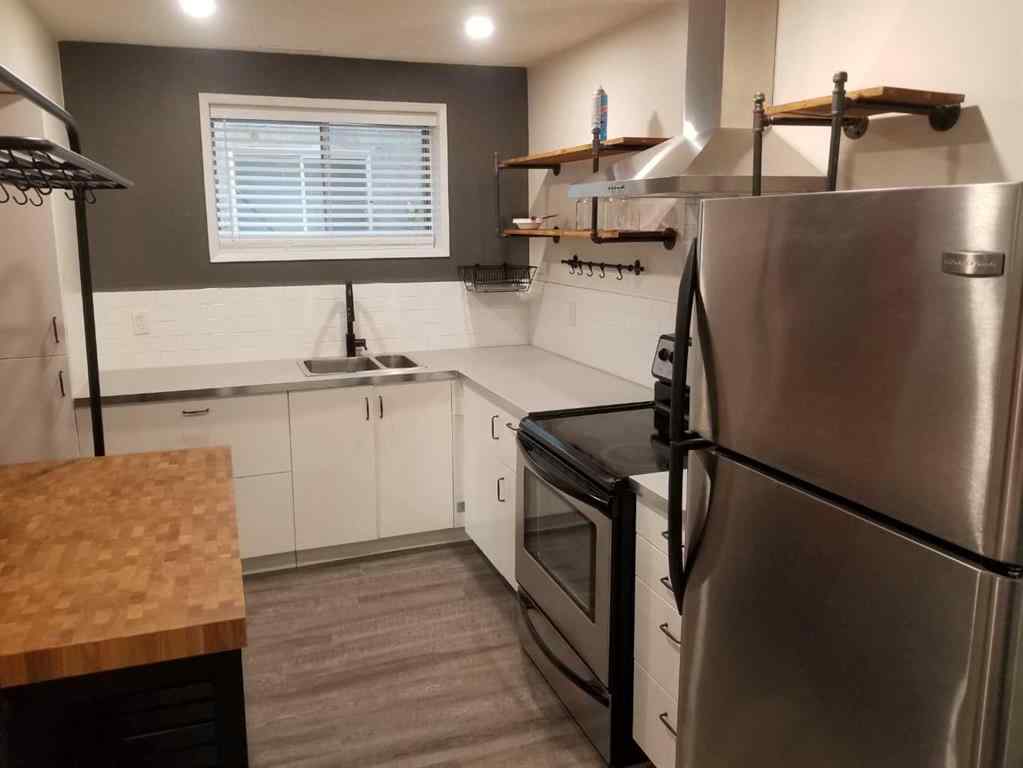 MLS® A2221256 - 7420 36 Avenue NW in Bowness Calgary, Residential