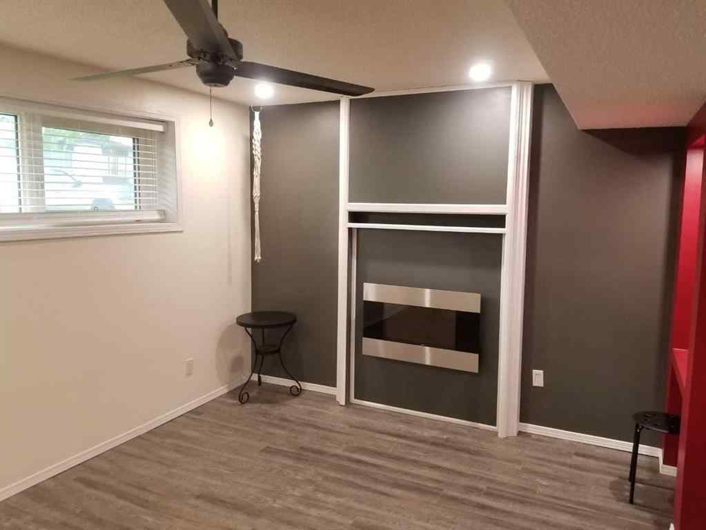 MLS® A2221256 - 7420 36 Avenue NW in Bowness Calgary, Residential