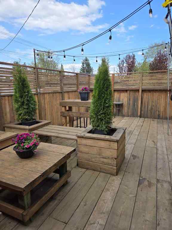 MLS® A2221256 - 7420 36 Avenue NW in Bowness Calgary, Residential