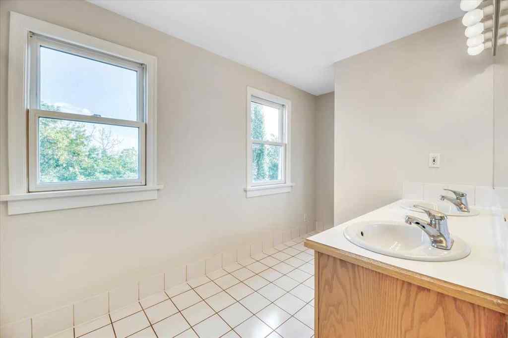 MLS® A2221265 - 514 Scarboro Avenue SW in Scarboro Calgary, Residential
