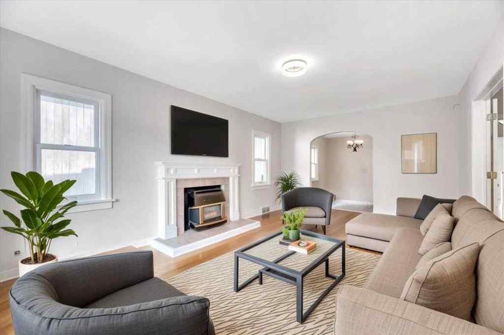 MLS® A2221265 - 514 Scarboro Avenue SW in Scarboro Calgary, Residential