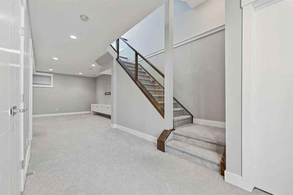 MLS® A2221284 - 1826 33 Avenue SW in South Calgary Calgary, Residential