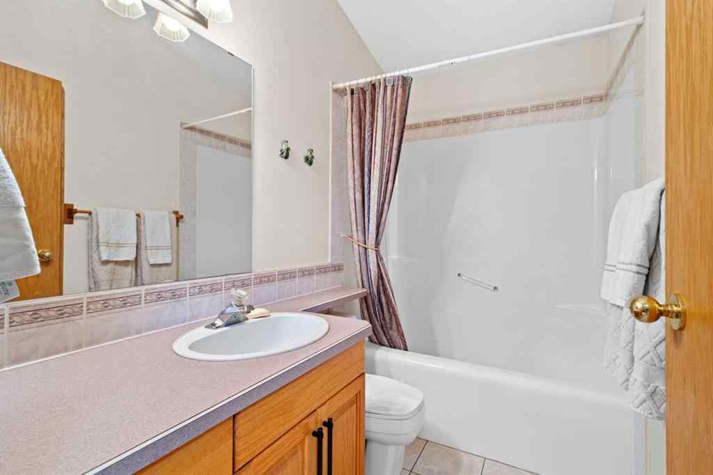 MLS® A2221418 - 6203 60 Street  in NONE Olds, Residential