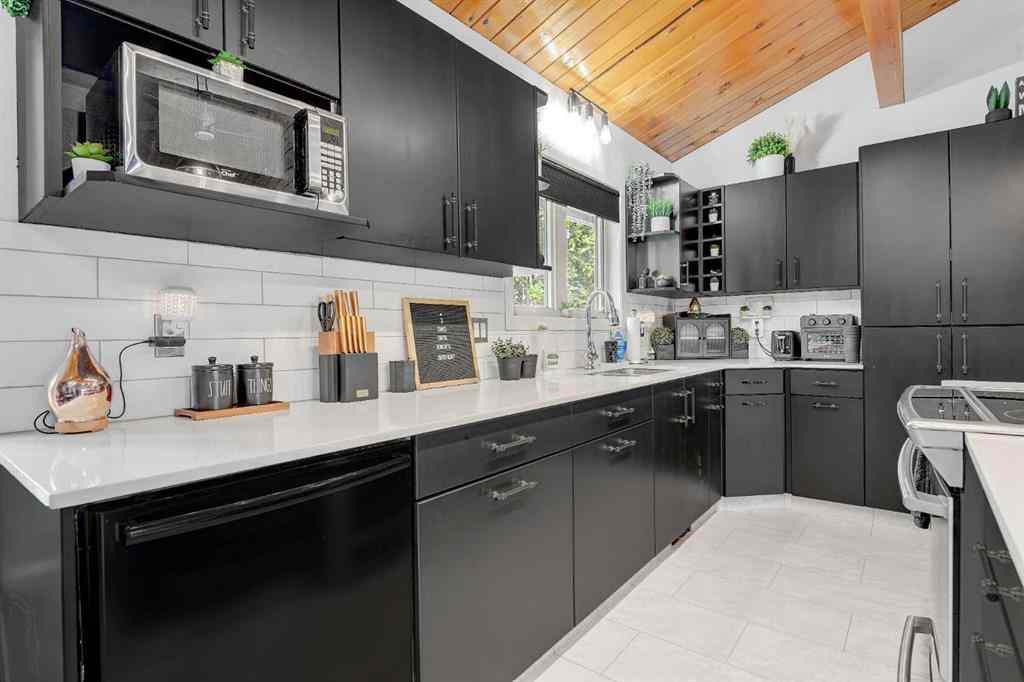 MLS® A2221520 - Unit ##2 710072 40 Highway  in Sprucewood Park Rural Grande Prairie No. 1, County of, Residential