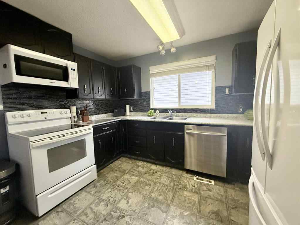 MLS® A2221528 - 5319 55 Avenue  in Viking Viking, Residential