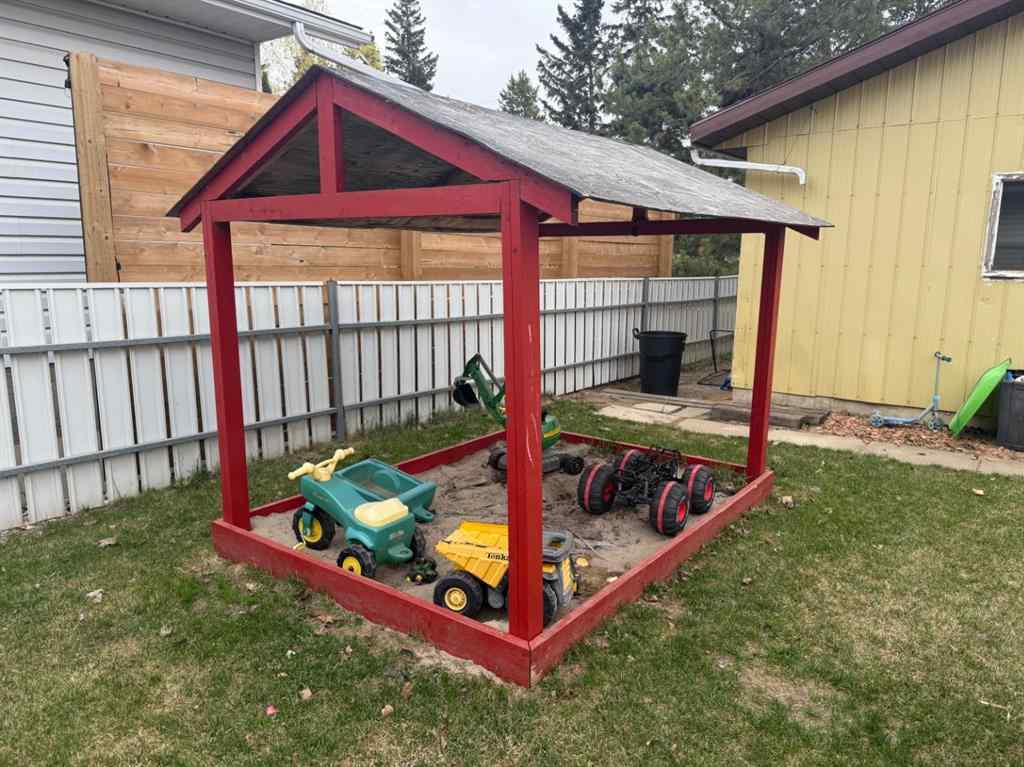 MLS® A2221528 - 5319 55 Avenue  in Viking Viking, Residential