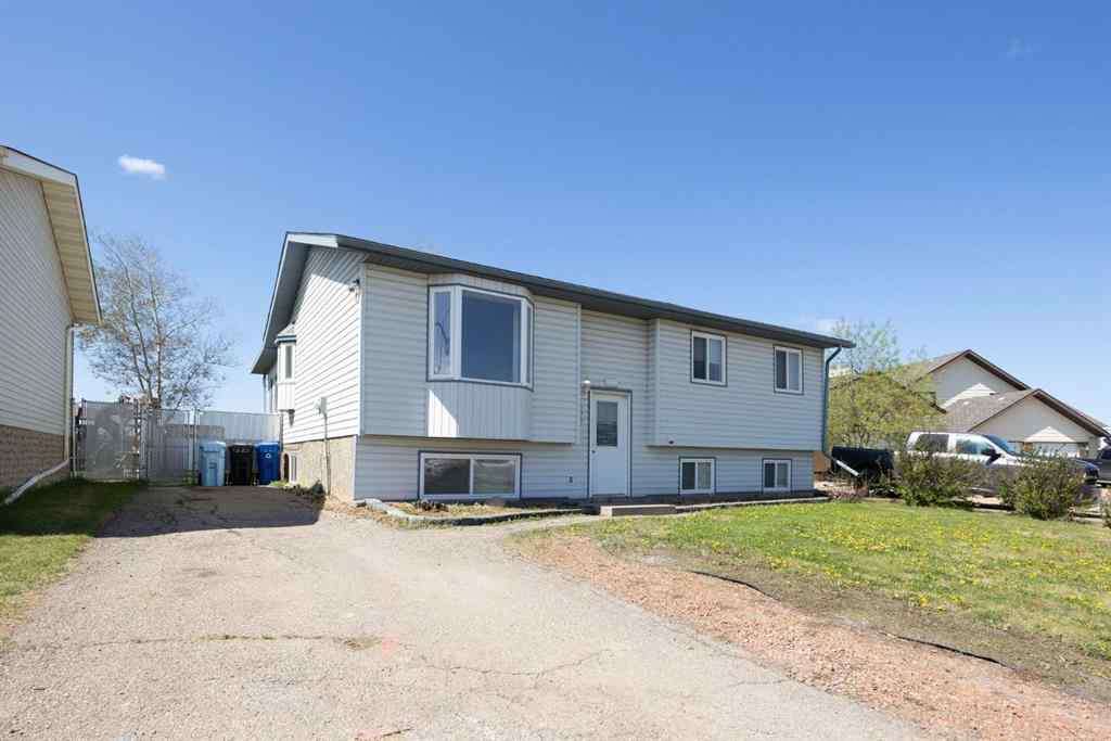 MLS® A2221559 - 173 Oaks Crescent  in Thickwood Fort McMurray, Residential