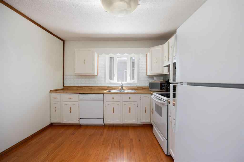 MLS® A2221559 - 173 Oaks Crescent  in Thickwood Fort McMurray, Residential