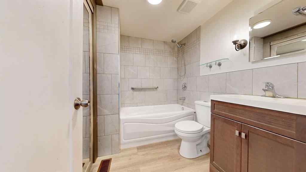 MLS® A2221625 - 10520 101 Avenue  in College Park Grande Prairie, Residential