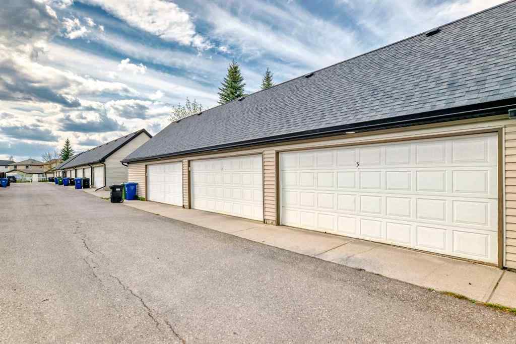MLS® A2221635 - 199 McKenzie Towne Drive SE in McKenzie Towne Calgary, Residential