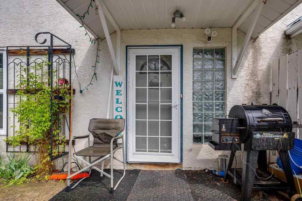 MLS® A2221701 - 5029 53 Street  in Rocky Mtn House Rocky Mountain House, Residential