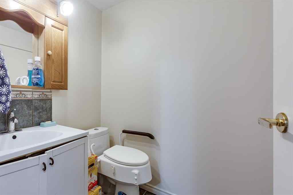 MLS® A2221701 - 5029 53 Street  in Rocky Mtn House Rocky Mountain House, Residential